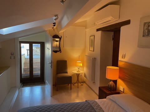 Comfort Double Room, 1 Bedroom | Iron/ironing board, free WiFi, bed sheets