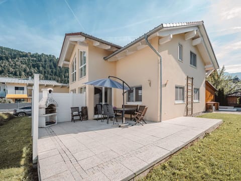 House, Home, Residential Area, Facade, Architecture, Roof, Cottage, Estate, Balcony, Siding