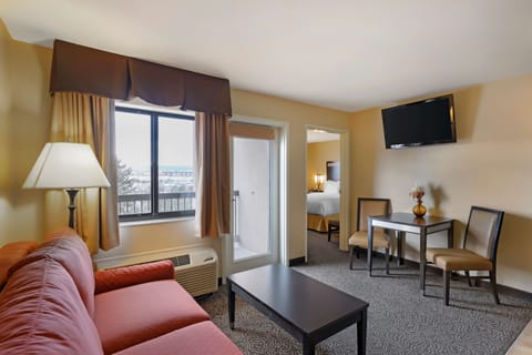 Suite, 1 King Bed, Balcony, Mountain View | 1 bedroom, desk, laptop workspace, blackout drapes