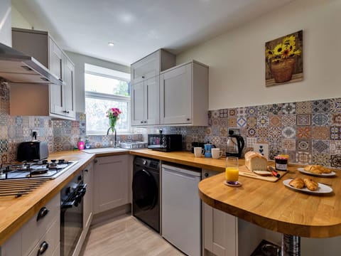 Deck, Shade, Hardwood, Outdoor Furniture, Balcony, Plank, Eco Hotel, Swimming Pool, Wood Flooring, Resort