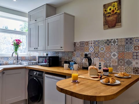 Deck, Shade, Hardwood, Outdoor Furniture, Balcony, Plank, Eco Hotel, Swimming Pool, Wood Flooring, Resort