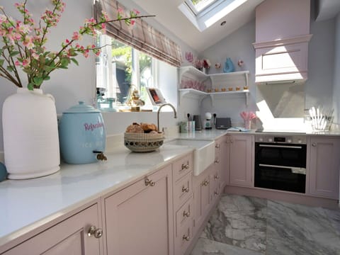 Deck, Shade, Hardwood, Outdoor Furniture, Balcony, Plank, Eco Hotel, Swimming Pool, Wood Flooring, Resort