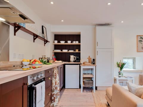 Deck, Shade, Hardwood, Outdoor Furniture, Balcony, Plank, Eco Hotel, Swimming Pool, Wood Flooring, Resort