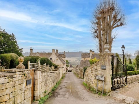 Deck, Shade, Hardwood, Outdoor Furniture, Balcony, Plank, Eco Hotel, Swimming Pool, Wood Flooring, Resort