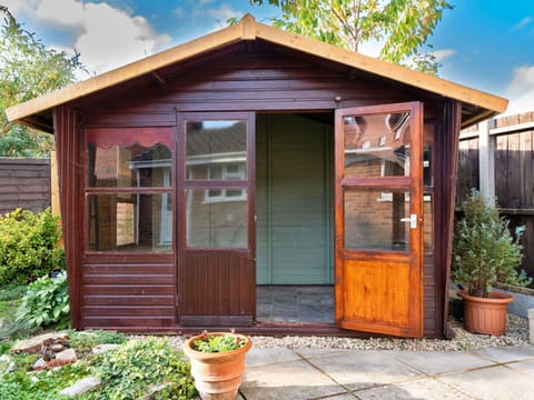 Deck, Shade, Hardwood, Outdoor Furniture, Balcony, Plank, Eco Hotel, Swimming Pool, Wood Flooring, Resort