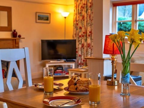 Apartment, Mountain Range, Valley, Alps, Hotel, Mountain Village