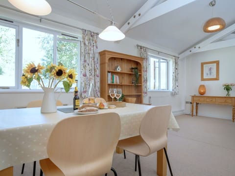 Furniture, Interior Design, Flooring, Wall, Light Fixture, Wood, Ceiling, Floor, Table, Chair