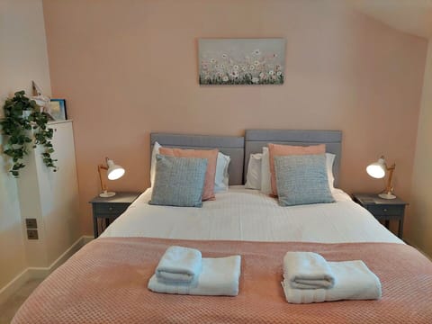 Apartment, Balcony, Shade, Marina, Hotel, Dock