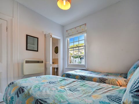 Apartment, Balcony, Shade, Marina, Hotel, Dock