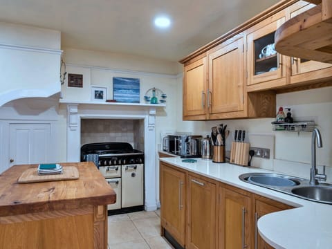 Apartment, Balcony, Shade, Marina, Hotel, Dock