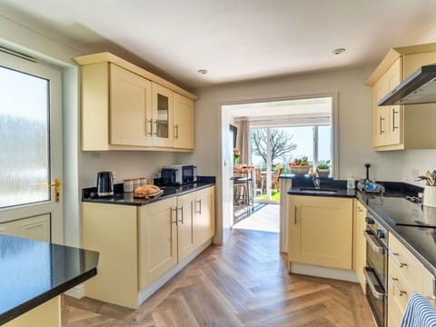 Apartment, Balcony, Shade, Marina, Hotel, Dock