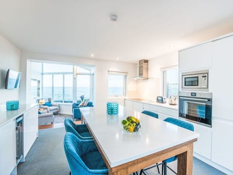 Apartment, Balcony, Shade, Marina, Hotel, Dock