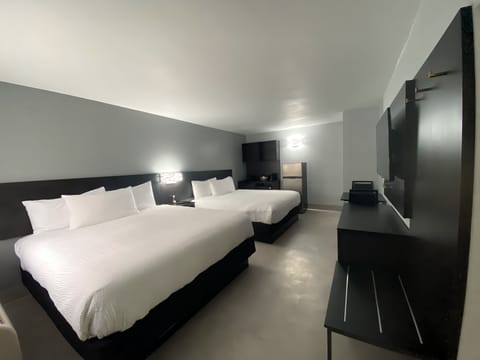 Suite, Multiple Beds, Non Smoking | Premium bedding, down comforters, pillowtop beds, desk