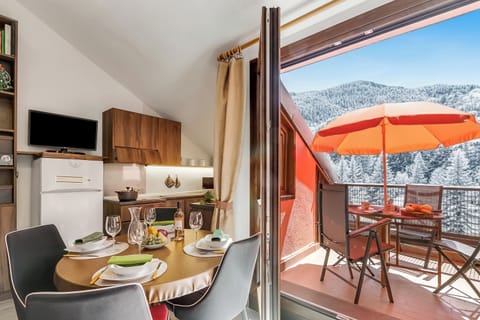Family Apartment, 1 Bedroom (Appartamento Alpine Inspiration) | Dining