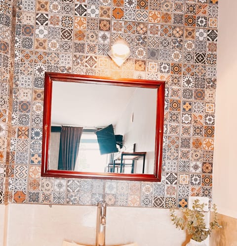 Standard Room | Bathroom | Shower, free toiletries, hair dryer, towels