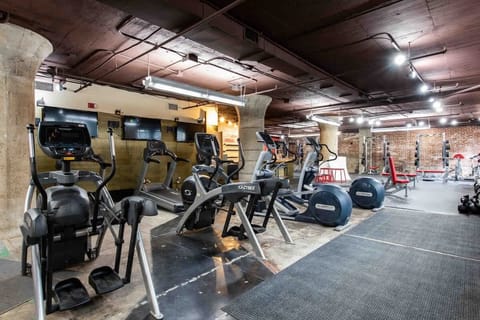 Our gym is an amenity that is offered to our longer-term guests that stay two weeks or more.
Our gym requires a one-time $25 pre-registration fee per person prior to arrival then is $40 per month per person.