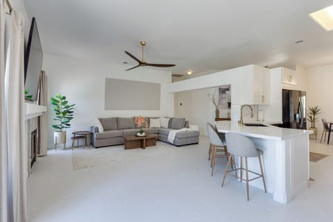 Living Room | Smart TV | Fireplace | Central Heating & A/C | Free WiFi