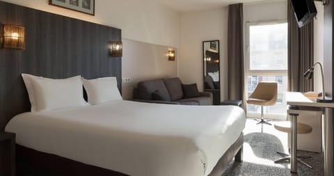 Premium bedding, pillowtop beds, desk, soundproofing