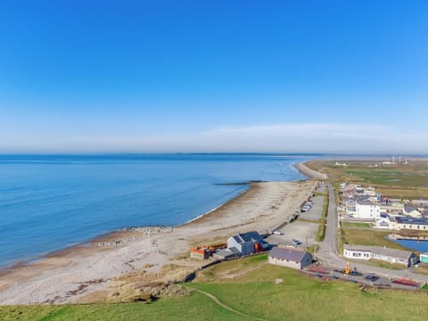 Surrounding area | Pebbles - Wendon Holidays, Caernarfon