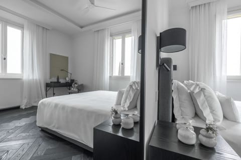 Double Room, Hill View | In-room safe, desk, blackout drapes, soundproofing