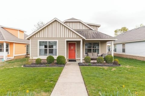 Welcome to BIBO! Where you can Bike In/Bike Out! Close to Downtown Bentonville!