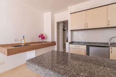 Standard Apartment, 1 Bedroom (2 adults) | Private kitchenette | Fridge, microwave, stovetop, toaster