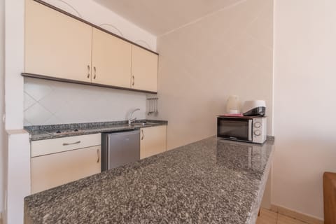 Luxury Apartment, 2 Bedrooms (2 adults and 2 children) | Private kitchen | Fridge, microwave, stovetop, toaster