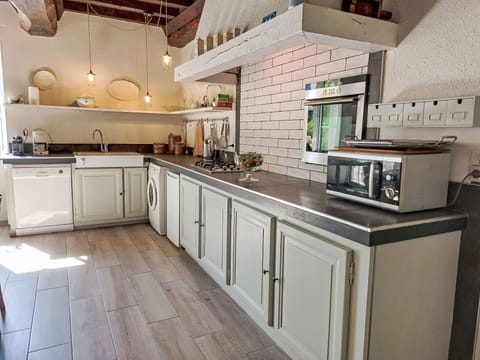 Kitchen / Dining Room