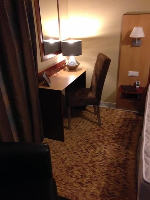 Comfort Twin Room | Individually decorated, individually furnished, desk, blackout drapes