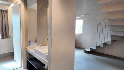 Junior Room | In-room safe, desk, free WiFi