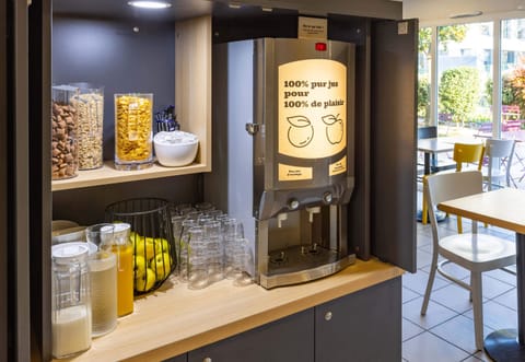 Daily buffet breakfast for a fee