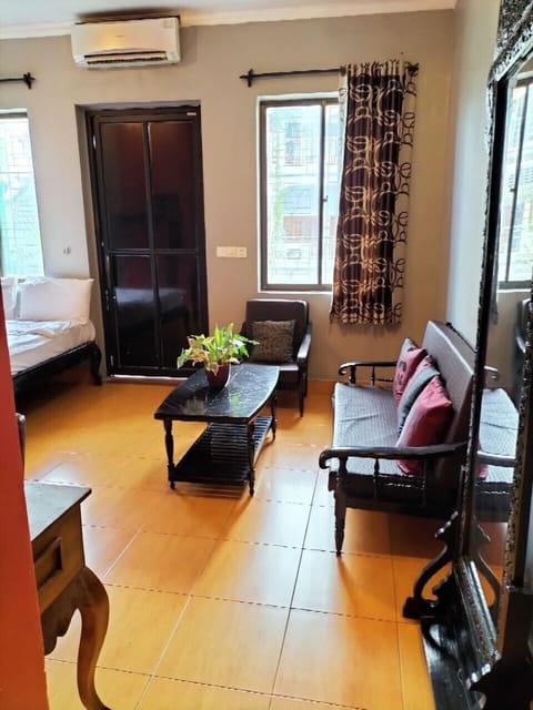 Single Room, Balcony, River View | Free WiFi