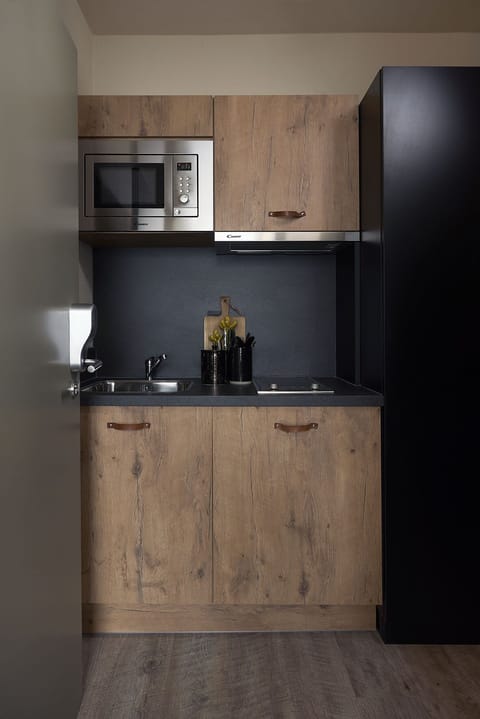 Superior Double Room | Private kitchenette | Coffee/tea maker