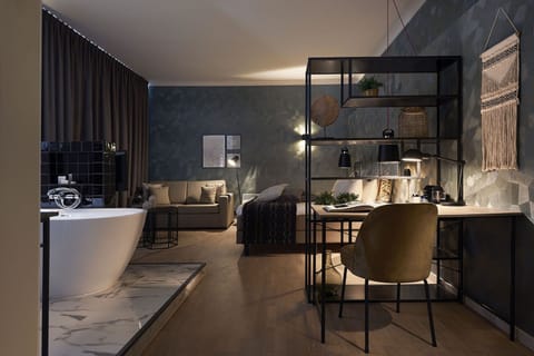 Suite (Open) | In-room safe, desk, free WiFi, bed sheets