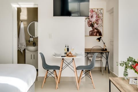 Apartment | 1 bedroom, desk, Internet