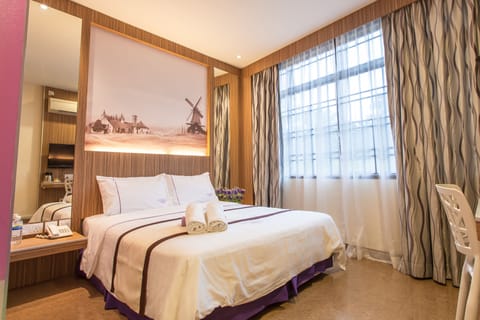 Deluxe Double Room (With Window) | In-room safe, soundproofing, iron/ironing board, rollaway beds