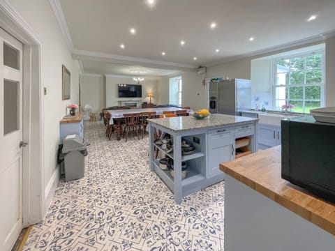 The huge kitchen dining room it’s light and dairy and overlooks the garden | Hafod Grove - Hafod Grove and Fach, Moylegrove, near Ceibwr Bay