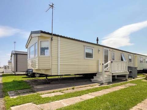 Exterior | Black Sheep Retreat, Rhyl, near Towyn