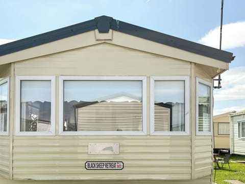 Exterior | Black Sheep Retreat, Rhyl, near Towyn