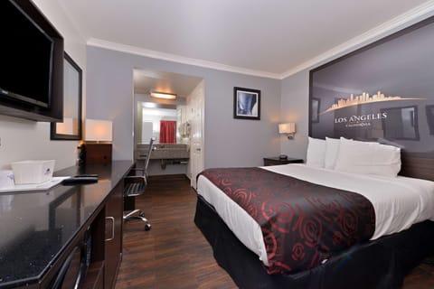 Room, 1 Queen Bed, Non Smoking | Premium bedding, pillowtop beds, desk, blackout drapes