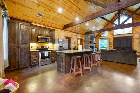 Sip morning coffee or grab a bite at the kitchen counter, seating 4​