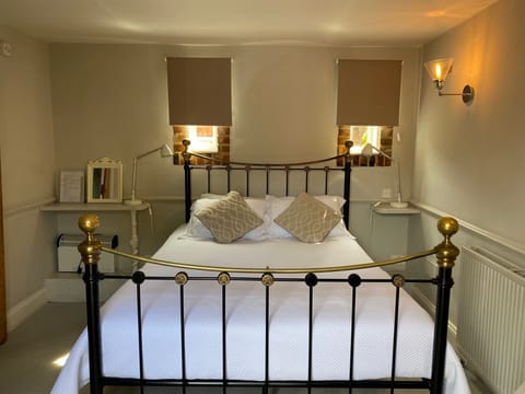 Double Room, Ensuite (Room 6)