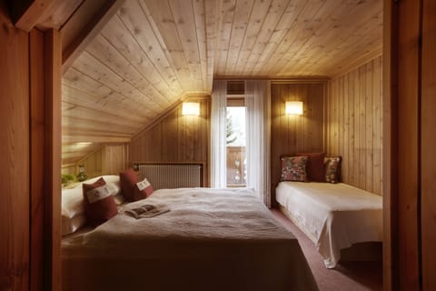 Triple Room | In-room safe, free WiFi, bed sheets