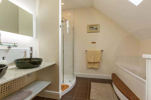 Suite, Ensuite | Bathroom