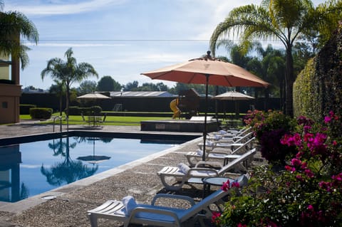 Outdoor pool, pool umbrellas