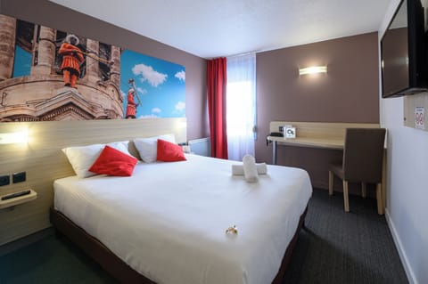 Individually decorated, desk, laptop workspace, free WiFi