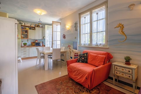 Apartment, Balcony, City View | Private kitchen | Fridge, microwave, oven, stovetop