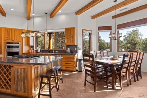 The perfect set up for home-cooked meals and backyard barbeques