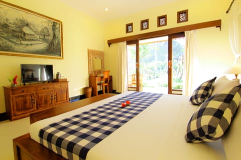 Villa, 1 Bedroom | 1 bedroom, in-room safe, desk, free cribs/infant beds