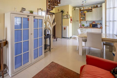 Autumn, Kitchen, Living Room, Spring, Summer